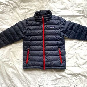 Patagonia navy kids puffer jacket Size small 7-8
